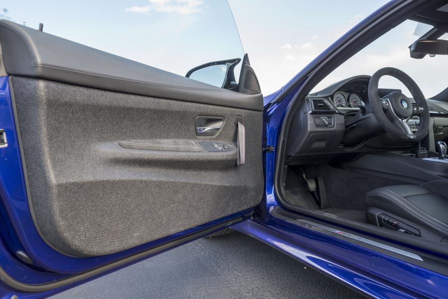 Интерьер BMW M4 CS (F82) 2018 года  (NA) (фото 13 из 40)